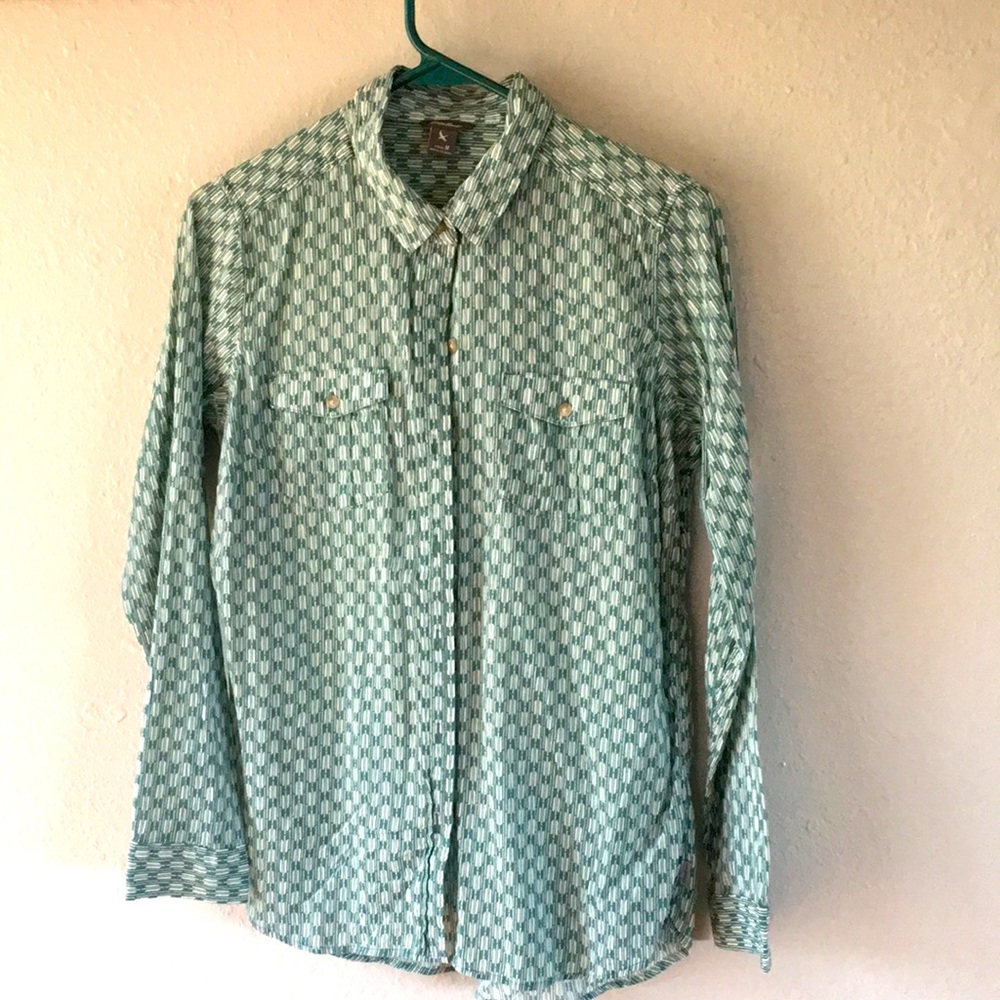 Eddie Bauer ladies long sleeved blouse.